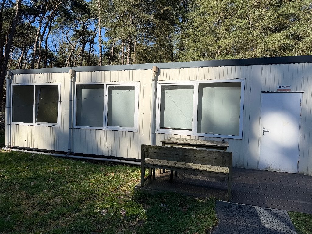 Nette woonunit met extra materiaalschuur totaal 113,9 m², Ophalen