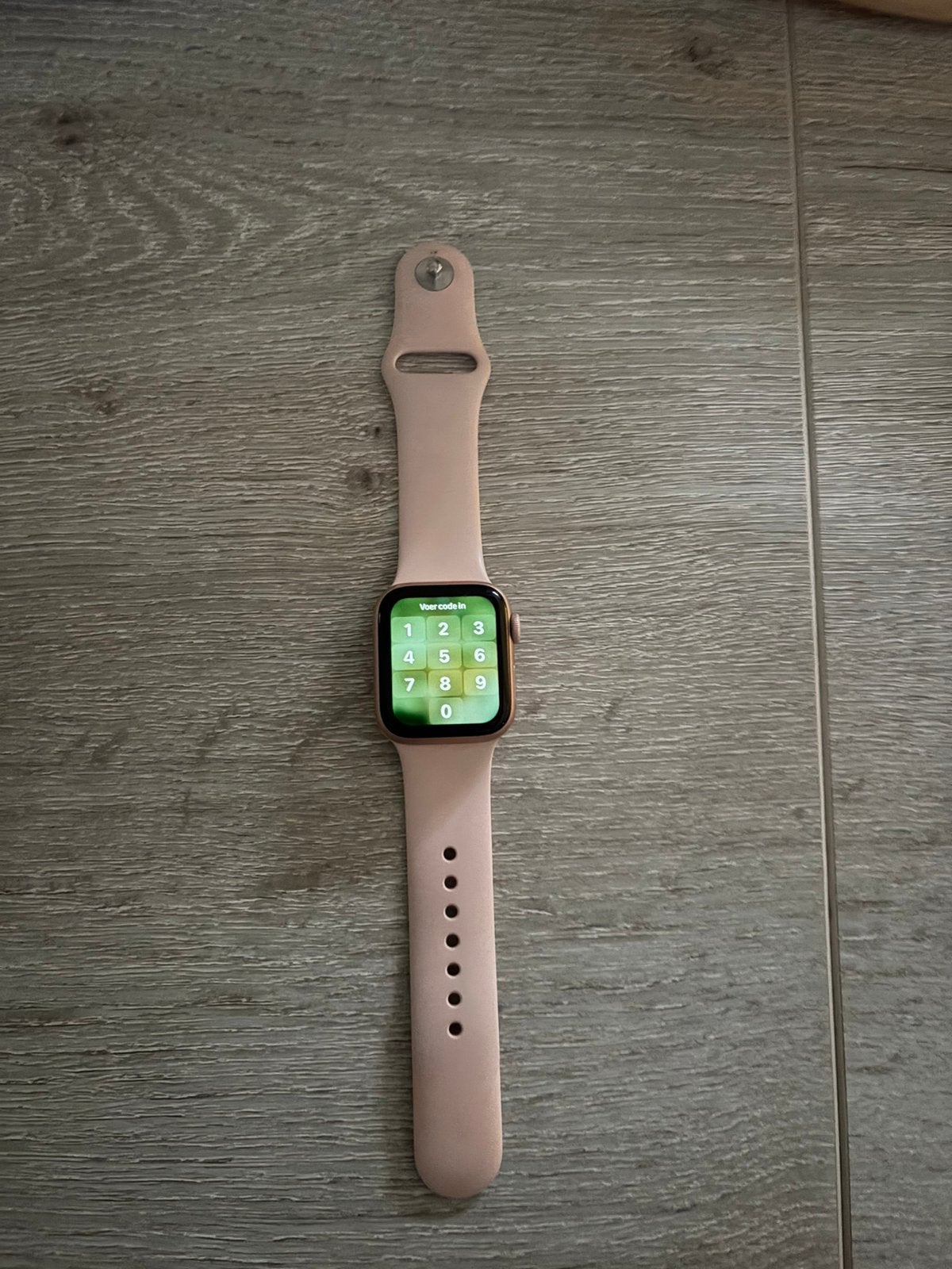 Apple watch 40 mm roze, Ophalen of Verzenden, Zo goed als nieuw, Roze