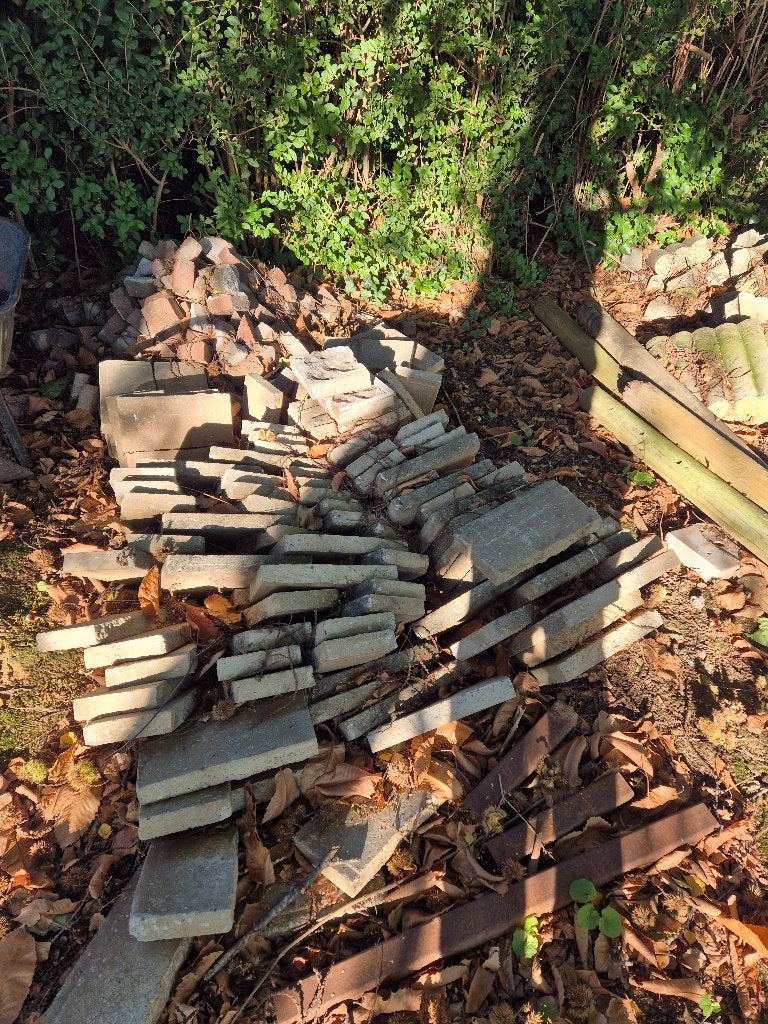 J'offre 100€ pour venir débarasser +/- 2 tonnes de béton, Bricolage & Construction, Enlèvement, Utilisé, Autres matériaux, Autres types