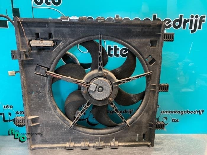 Ventilateur d'un Mercedes Vito (Vito 96-), Autos : Pièces & Accessoires, 3 mois de garantie, Utilisé, -, -