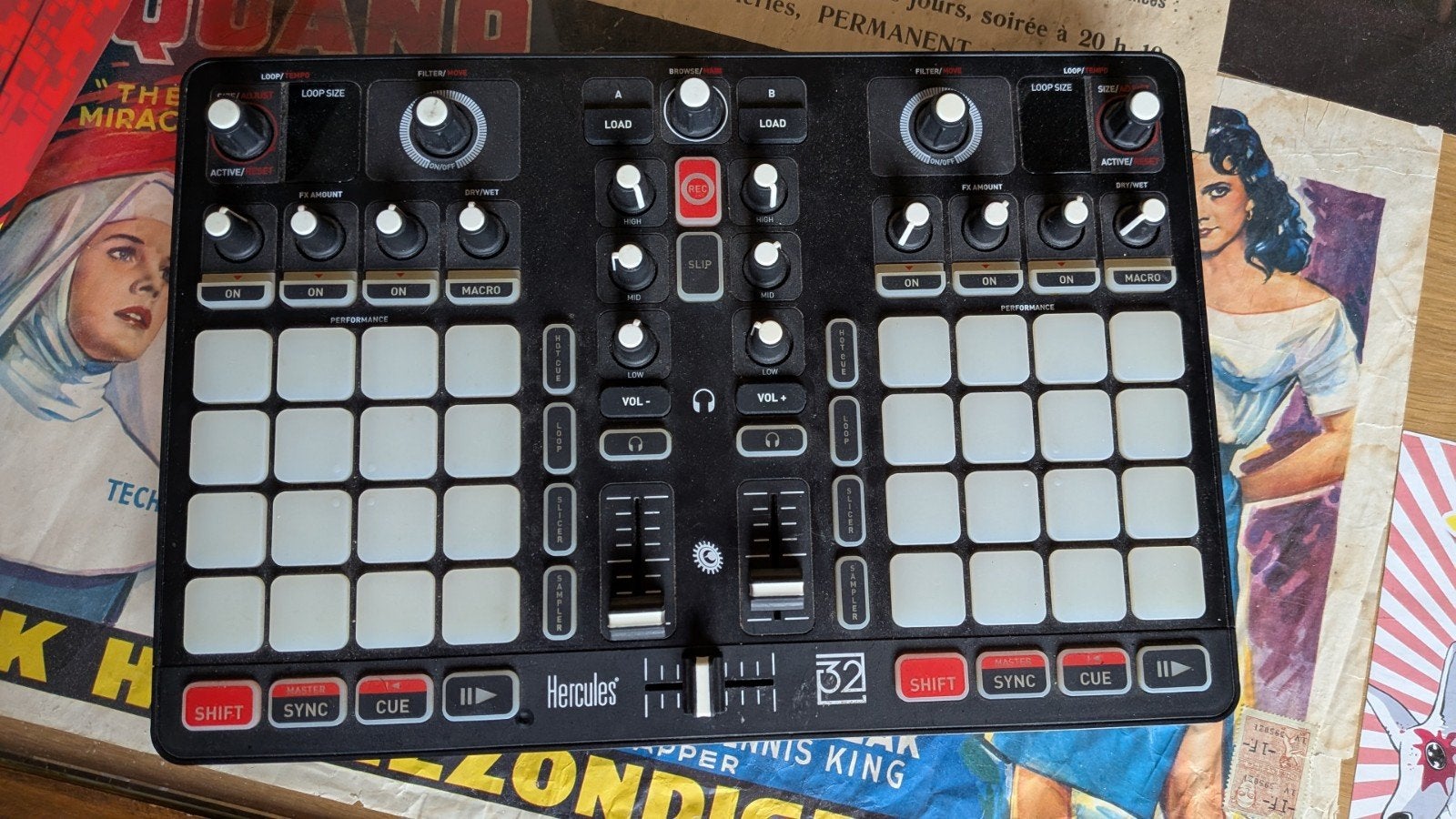 Hercules P32 DJ, Muziek en Instrumenten, Midi-apparatuur, Ophalen of Verzenden, Gebruikt