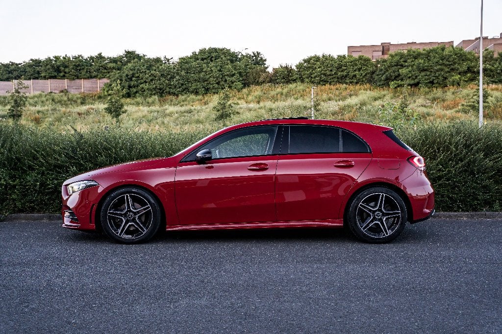 Mercedes-Benz A 200 AMG LINE*TOIT PANO*PACK NIGHT*PHARES LED, Rouge, Achat, Euro 6, Entreprise