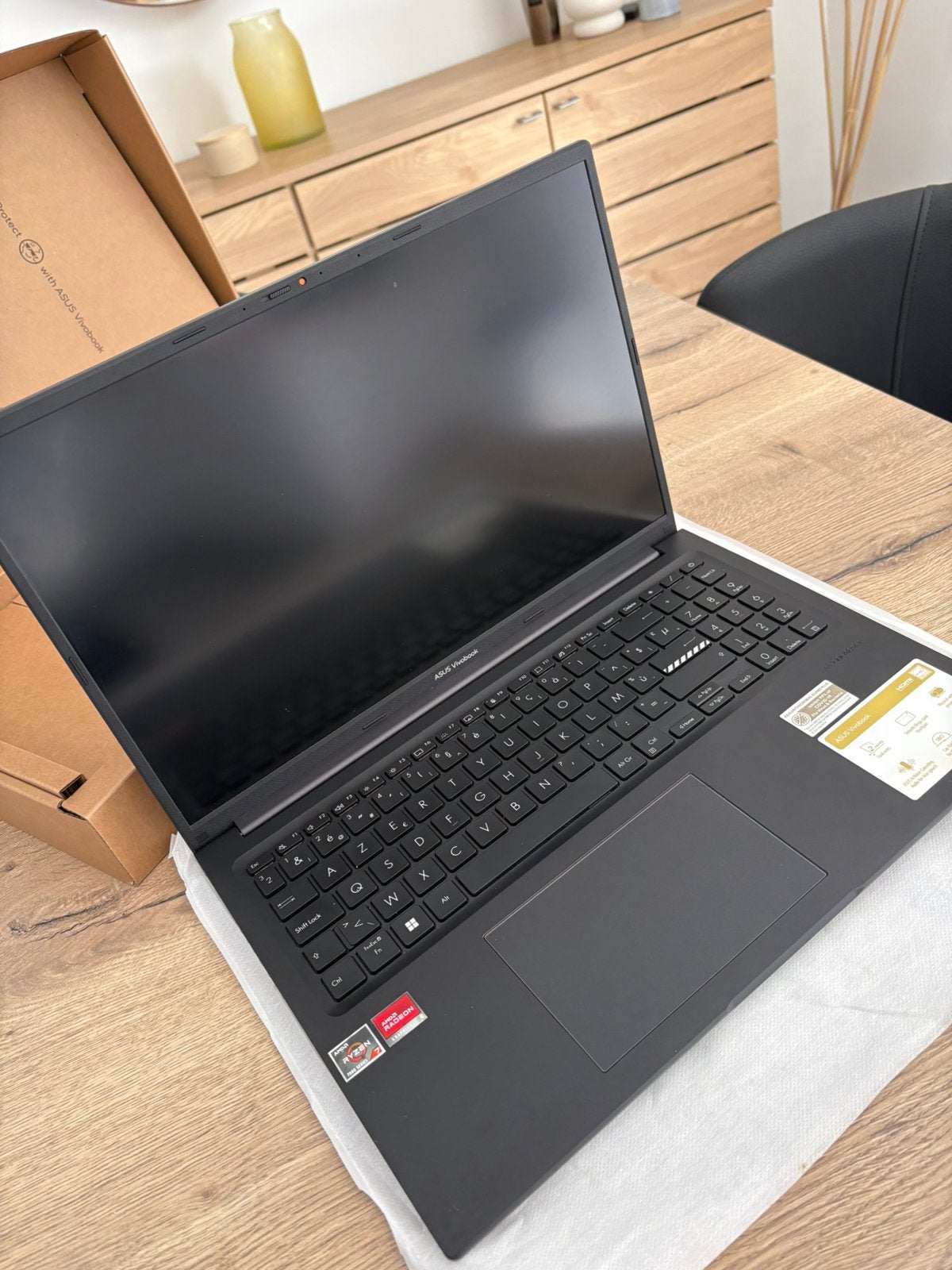 ASUS VivoBook Ryzen 7 — Zo goed als nieuw, Ophalen, Zo goed als nieuw, Azerty, 256 GB of meer