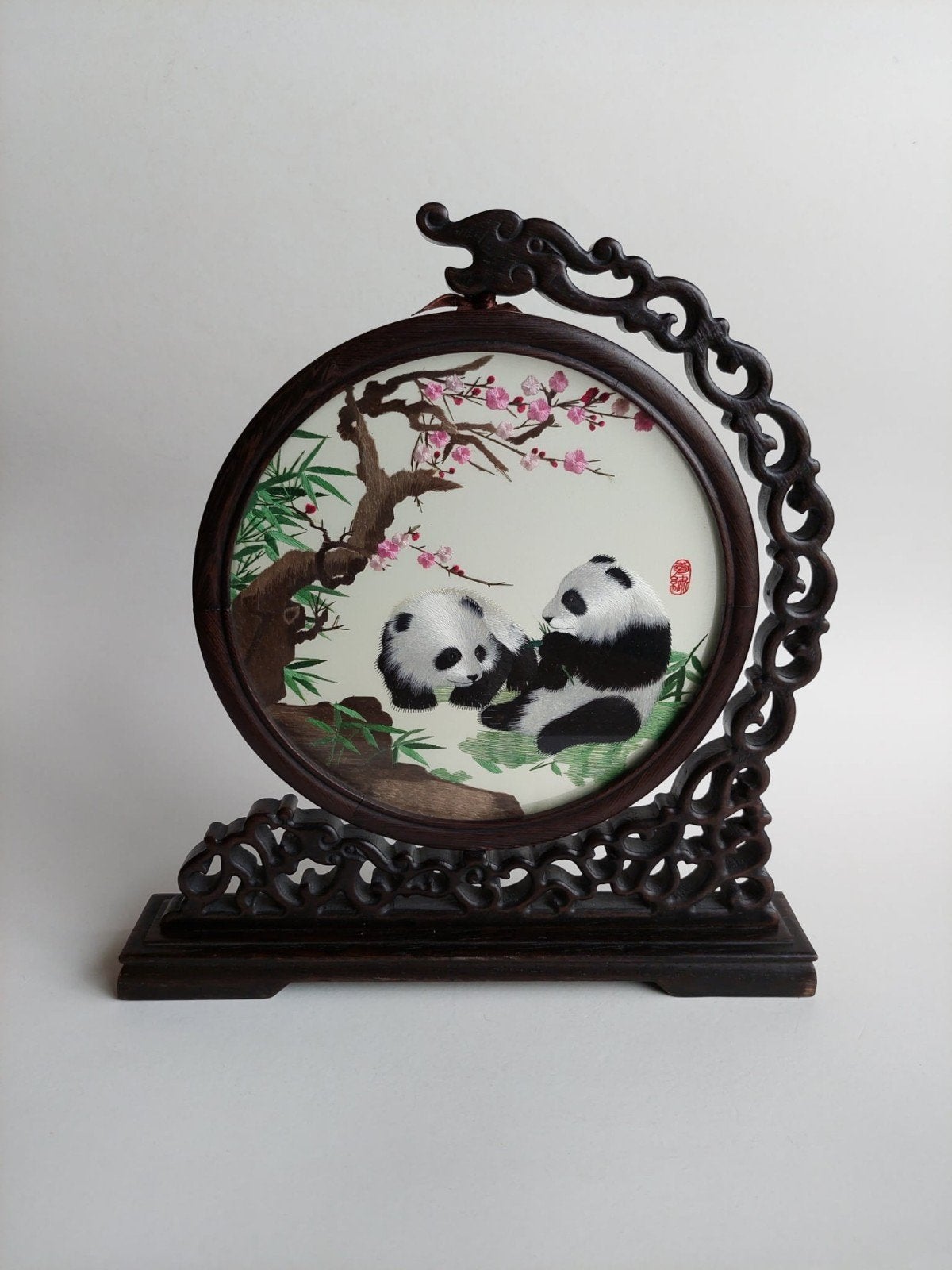 Vintage Sichuan geborduurde panda's op draaistand – China, Ophalen