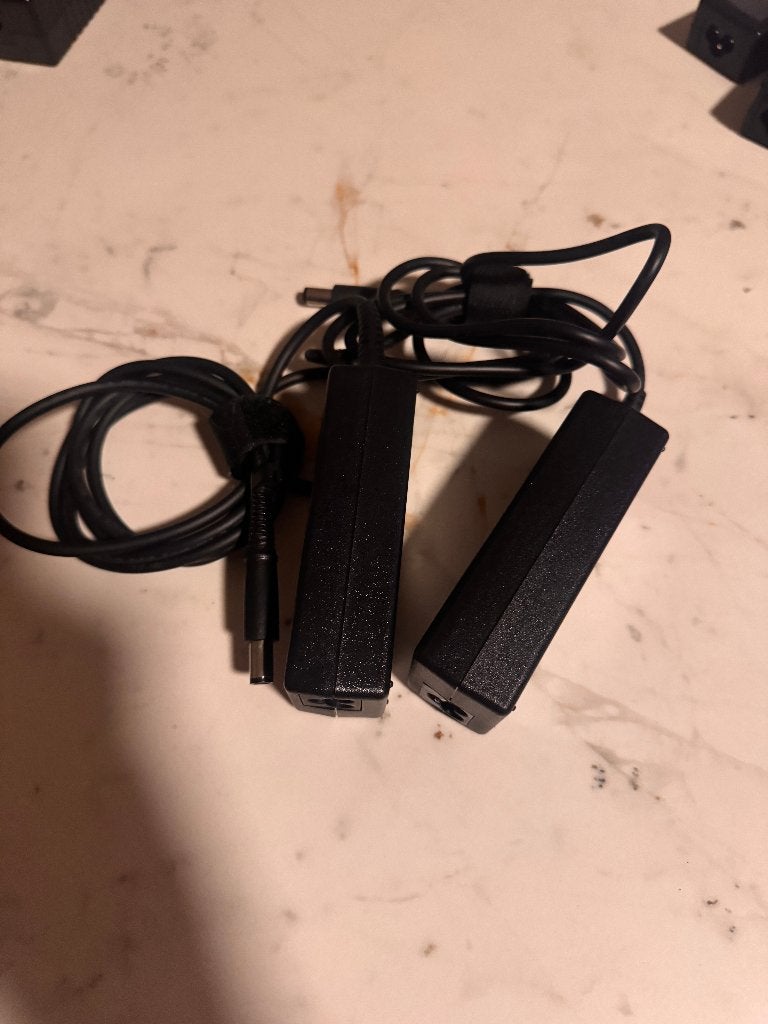 2 x HP 65W originele laptop oplader zwarte pin, Ophalen of Verzenden, Zo goed als nieuw, HP (hewlett packard)