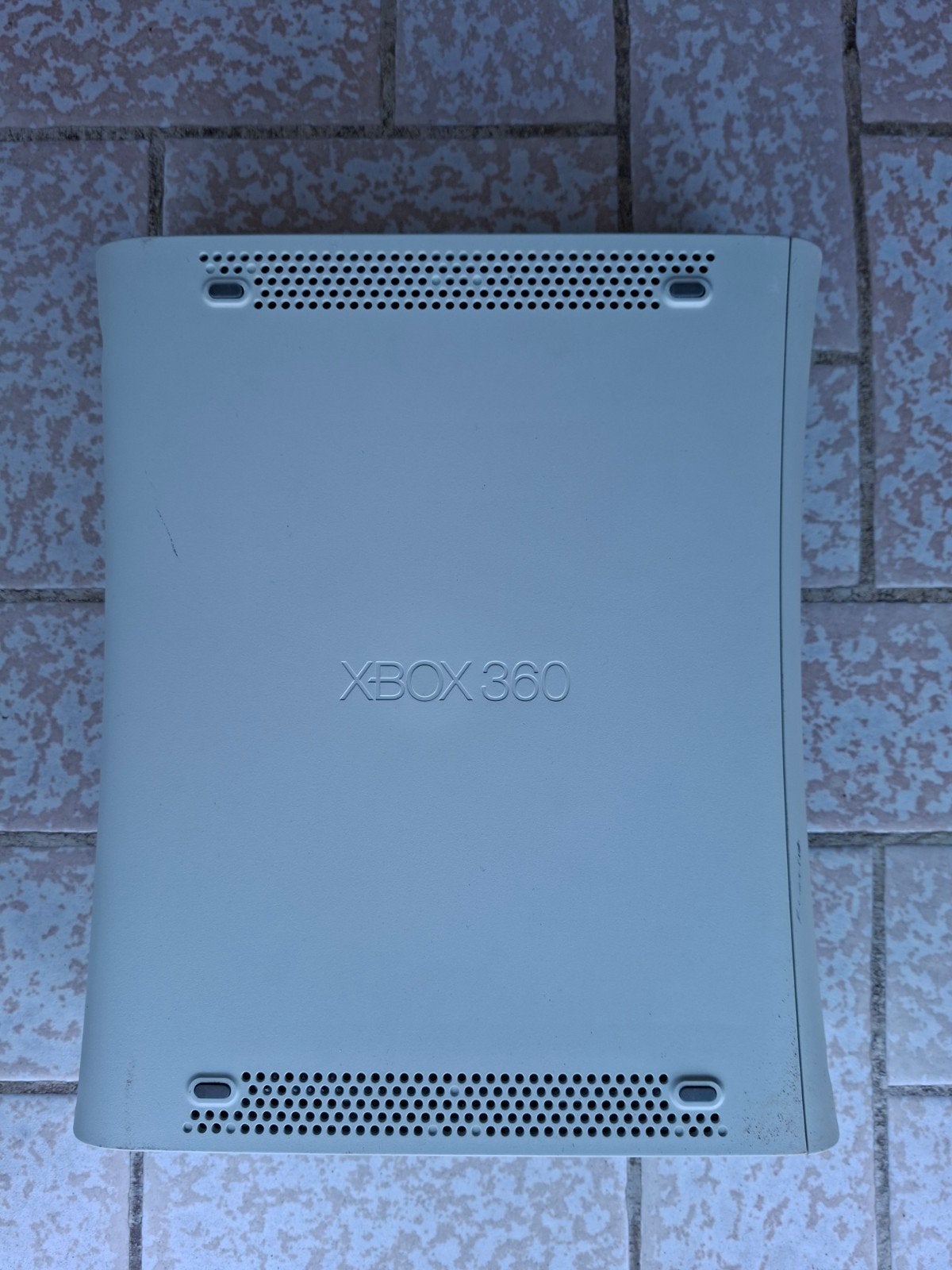 Console xbox 360 sans câbles et sans manettes. Non testée, Enlèvement ou Envoi