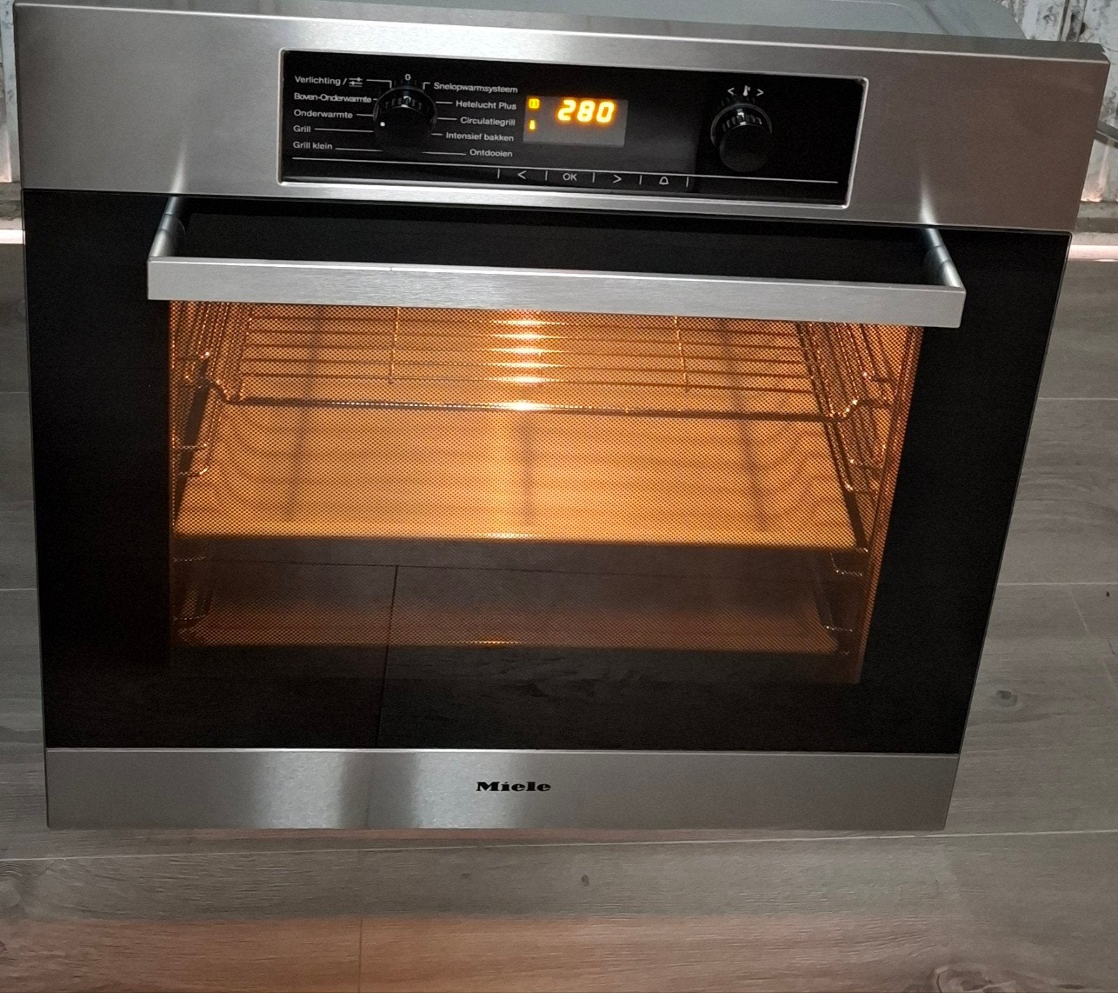 hetelucht inbouwoven Miele, Ophalen, Miele