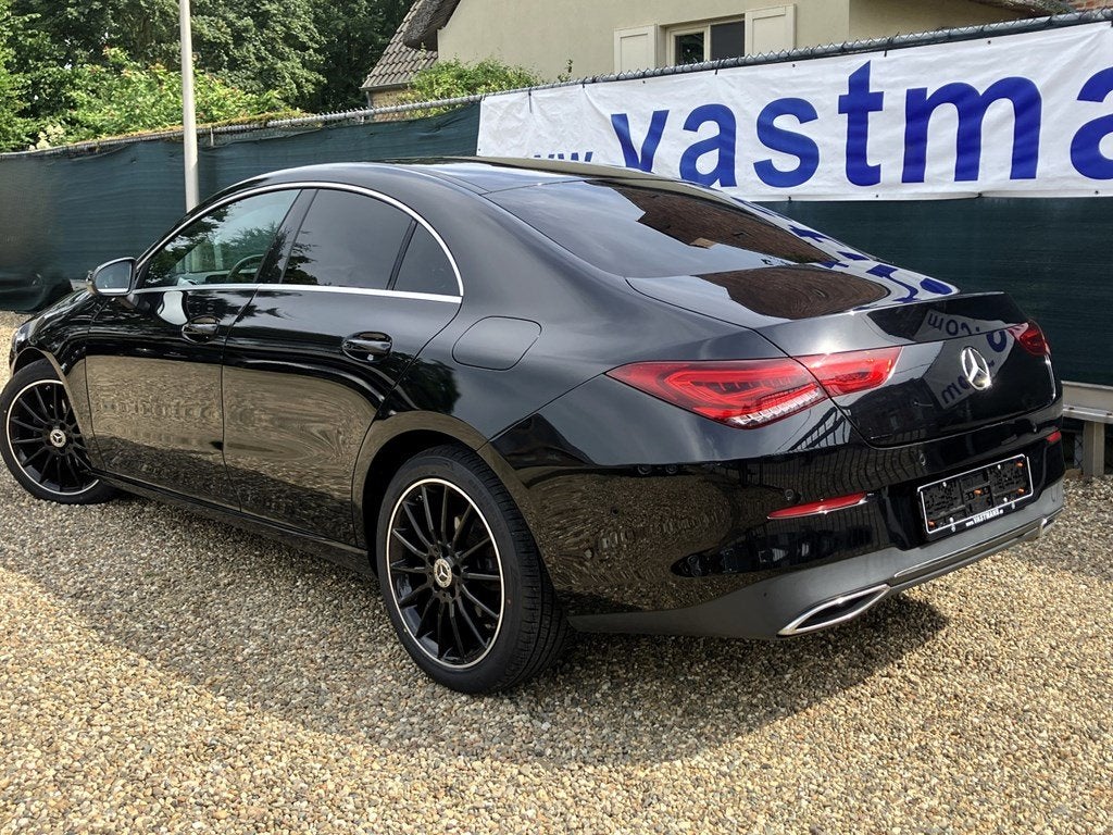 Mercedes-Benz CLA 180 AMG velgen / Widescreen / LED / Benzi, Auto's, 136 pk, Zwart, Bedrijf, 136 g/km