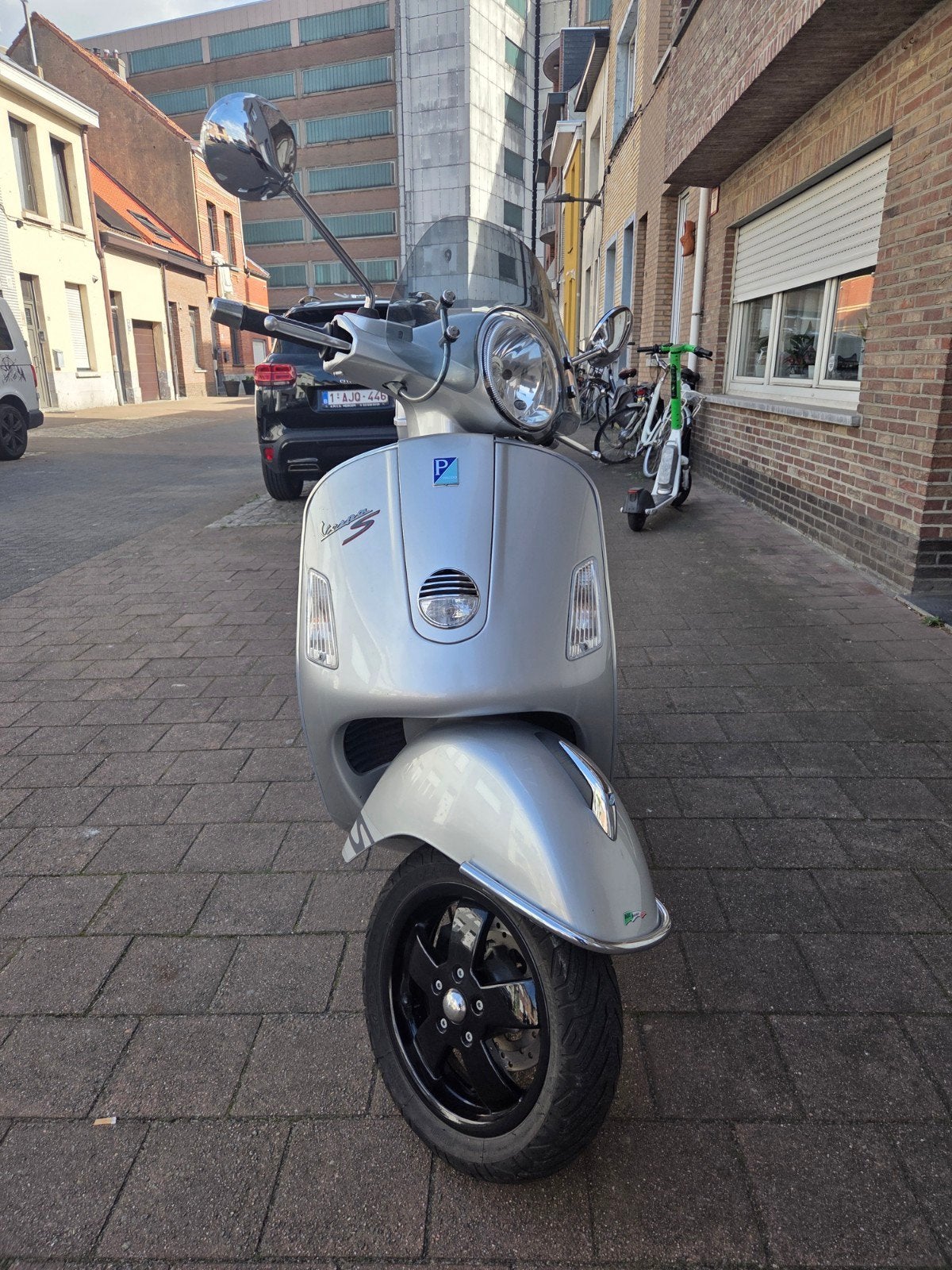 vespa piaggio 125  zeer goede staat, Fietsen en Brommers, Ophalen of Verzenden