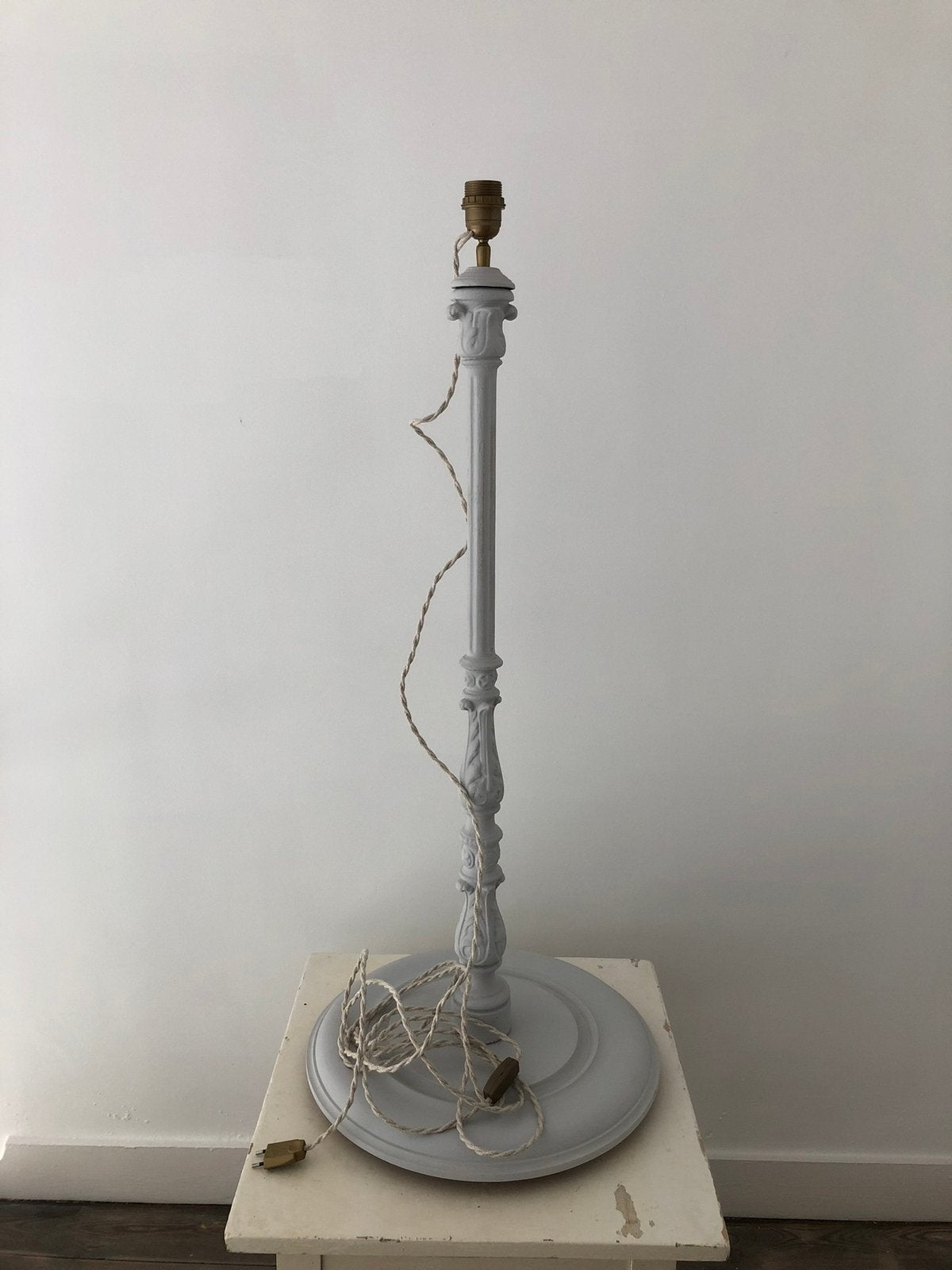 ANTIEKE IJZEREN BALUSTER LAMP LAMPENVOET HOUTEN VOET, Ophalen, Zo goed als nieuw