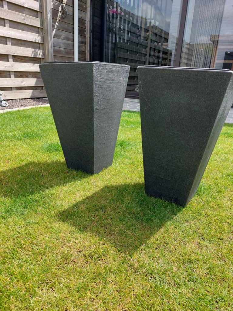 2 grote bloembakken, Tuin en Terras, Bloembakken en Plantenbakken, Ophalen, Kunststof, Gebruikt, Balkon
