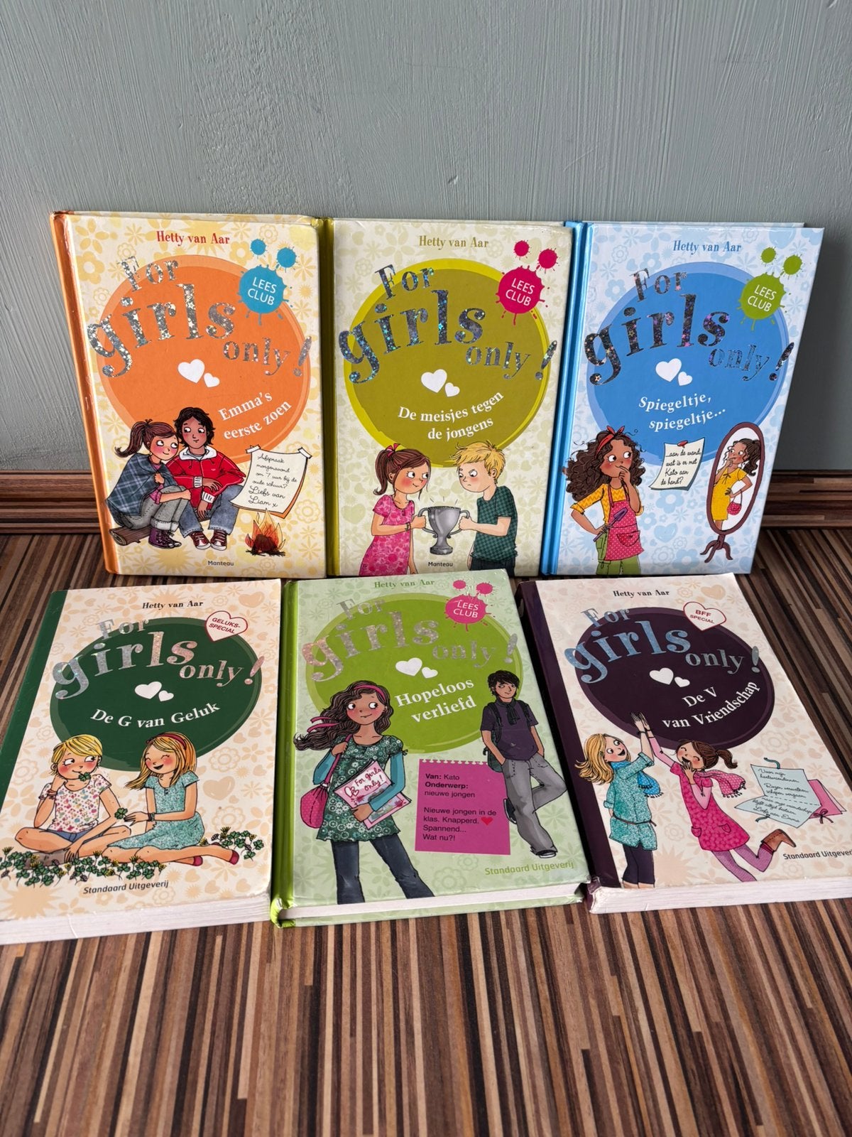 Livres réservés aux filles, Livres, Humour, Enlèvement ou Envoi, Comme neuf