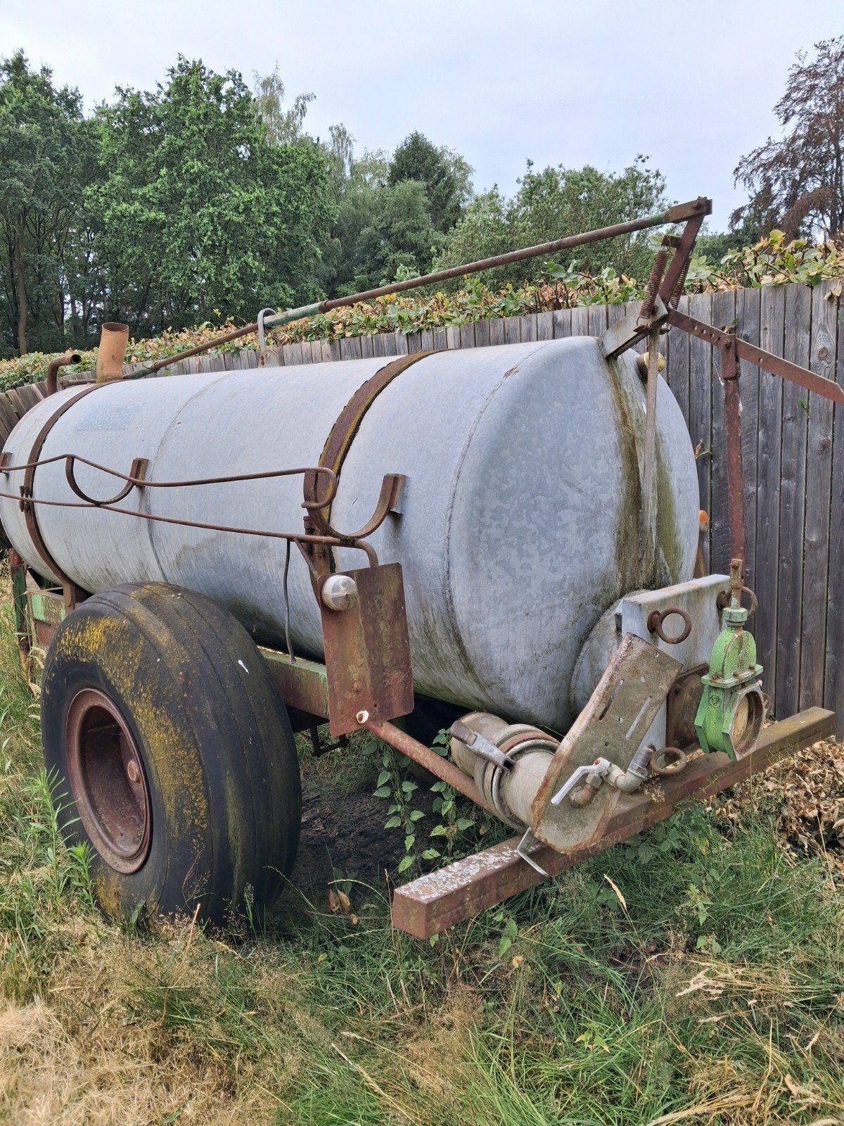 Beervat ,gierton , waterton te westerlo, Enlèvement, Arboriculture
