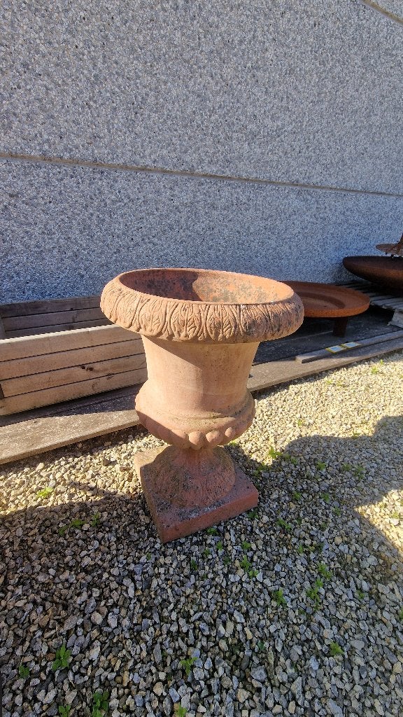 Terracotta Medici Vaas, Tuin en Terras, Zo goed als nieuw, Tuin, Terracotta, 40 tot 70 cm