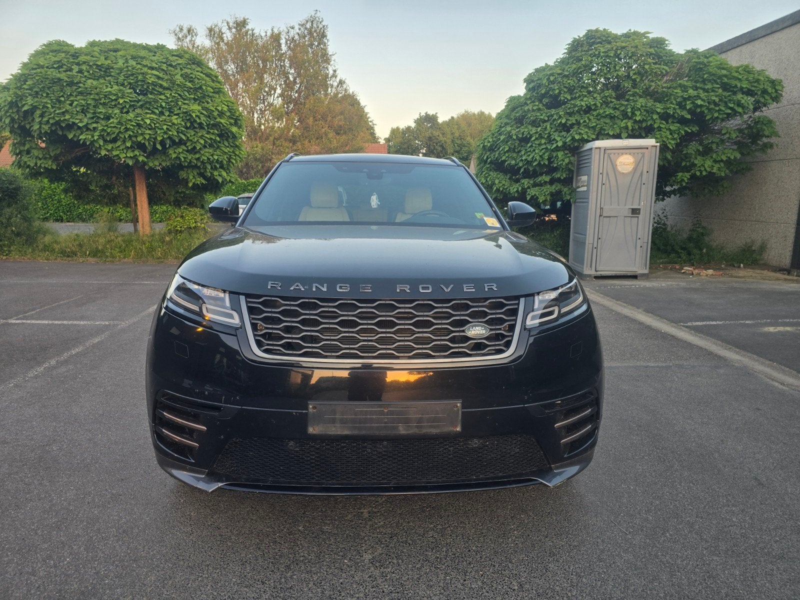 Range rover velar 2.0 TDSE ( BRUIT MOTEUR), Automaat, Monovolume, 4 cilinders, Zwart