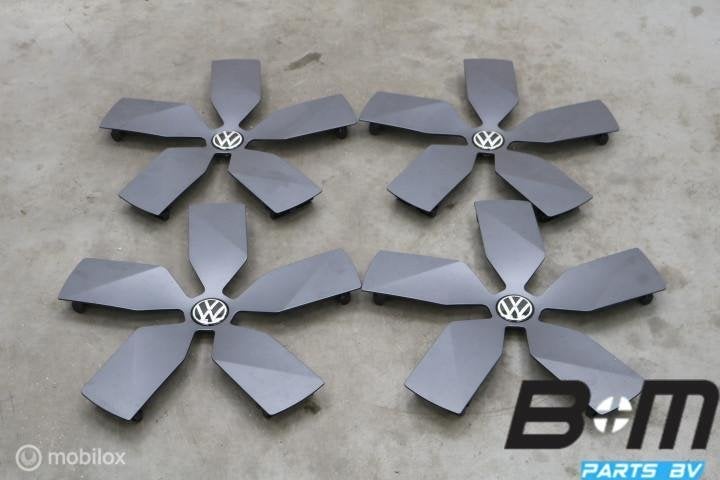 Set naafkappen voor 19 inch VW Passat B9 3J0601169A, Gebruikt, Band(en)