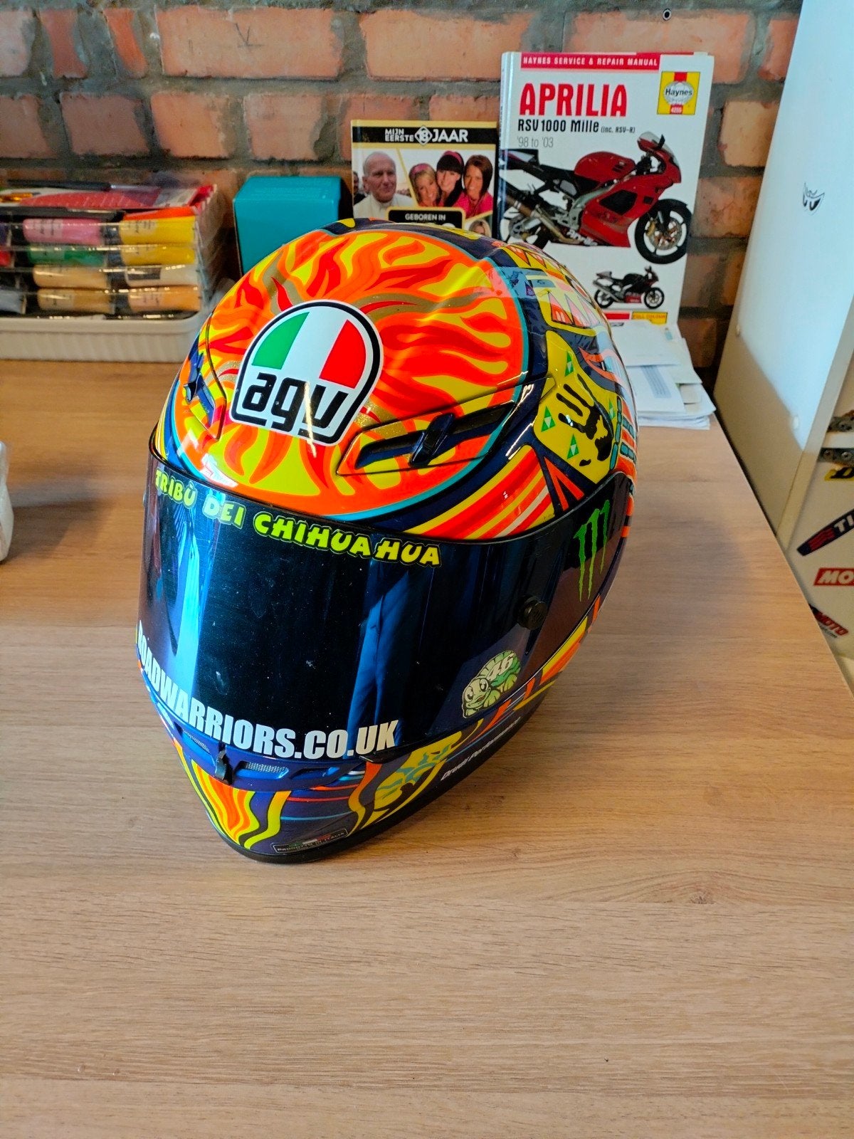 AGV 5 continents Valentino Rossi, Collections, Enlèvement