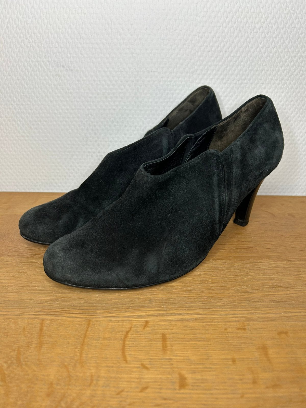 Zwart nubuck pumps Gabor maat 40 (maat 6,5), Pumps, Zwart, Ophalen of Verzenden, Gedragen