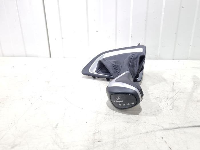 Enveloppe levier de vitesse d'un BMW 2-Serie, -, 3 mois de garantie, Utilisé, -