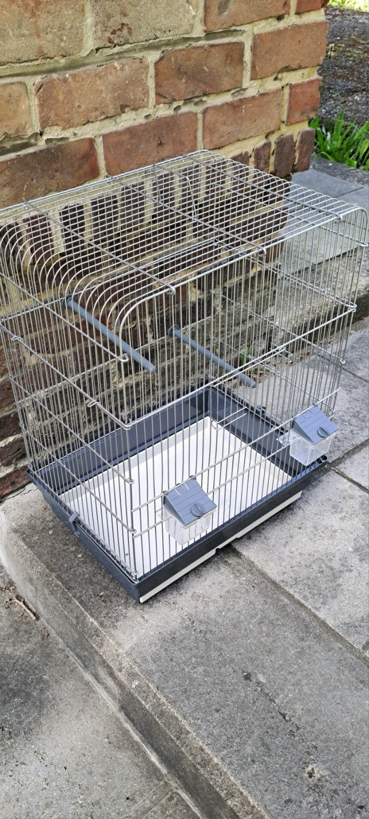Cage oiseaux robuste de qualité état neuf a saisir ️️️️↙️, Animaux & Accessoires, Enlèvement, Neuf, Métal, Cage à oiseaux