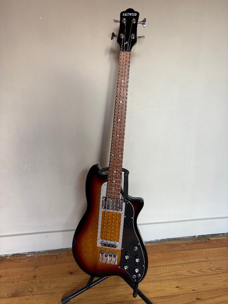 Eastwood Magnum basgitaar, Muziek en Instrumenten, Snaarinstrumenten | Gitaren | Bas, Ophalen, Zo goed als nieuw, Elektrisch