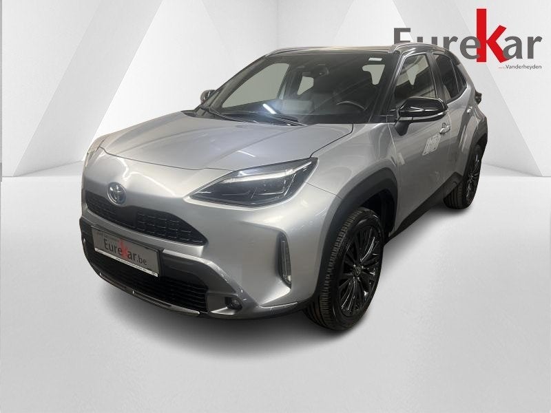 Toyota Yaris Cross Adventure 4X4, https://public.car-pass.be/vhr/8742b8a2-0f0f-4501-9f5b-92349ecd359e, Achat, Euro 6, Noir