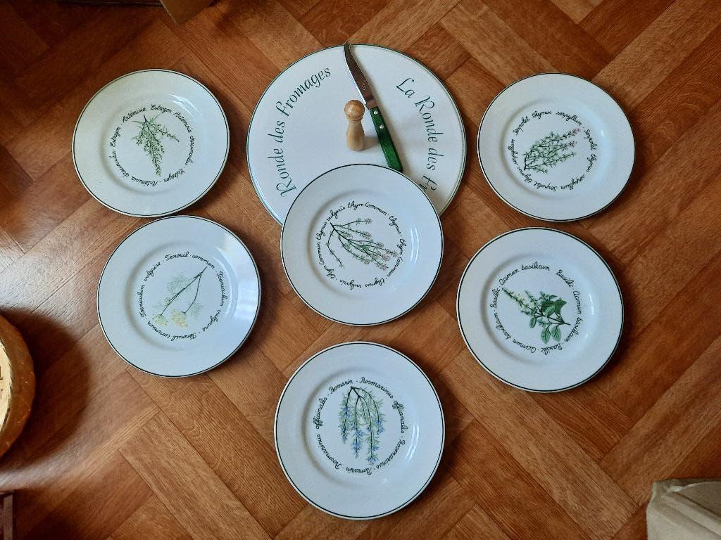 nieuw mooi kaasservies 6 borden, kaasmes en sierschotel, Ophalen of Verzenden, Nieuw, Bord(en)