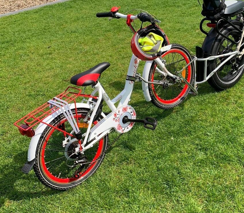Meisjesfiets met follow me, Ophalen, Zo goed als nieuw