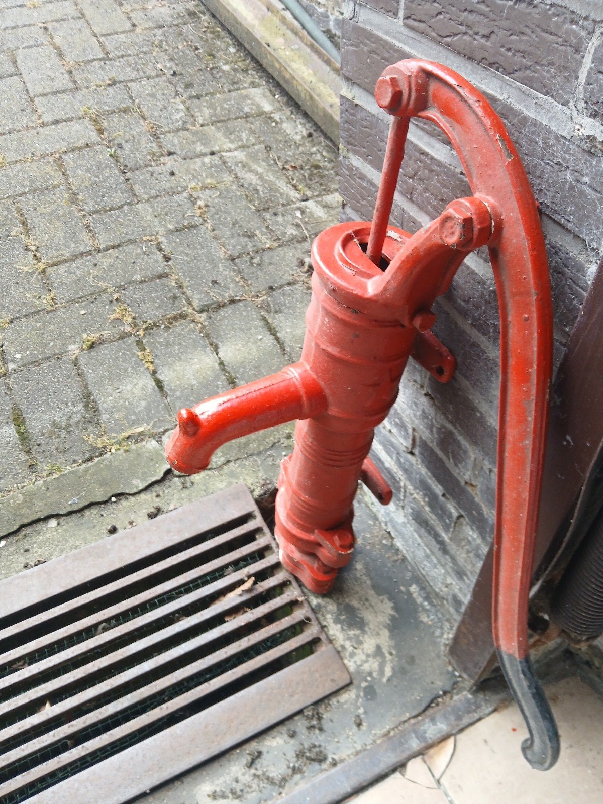 Fonte waterpomp, Ophalen