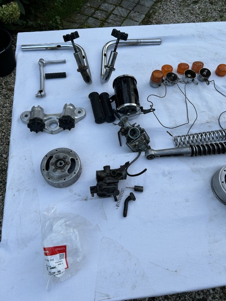 HONDA Dax ST50/70 (et ss50) 6 volts Pièces d'origines, Enlèvement ou Envoi, Utilisé, Carburateur