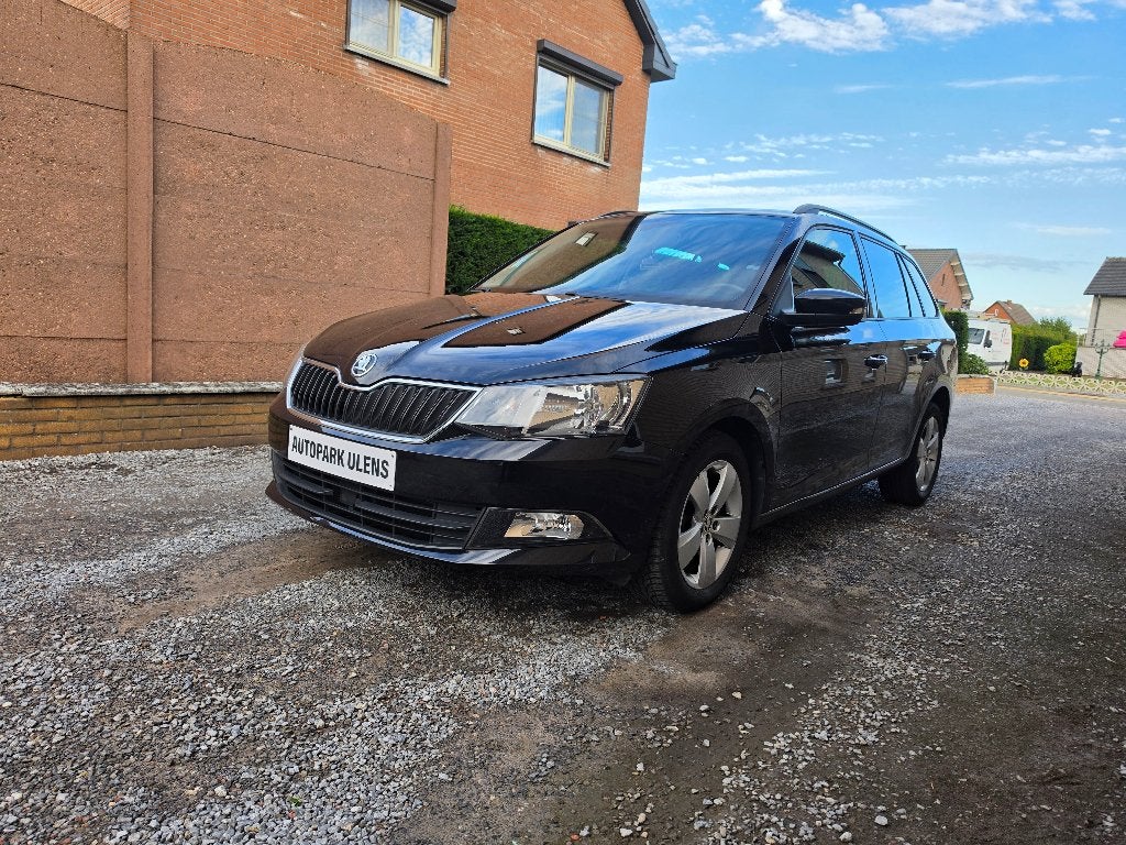 Skoda Fabia Combi 1.2 TSI, Auto's, Dealer onderhouden, Euro 6, 4 cilinders, Zwart