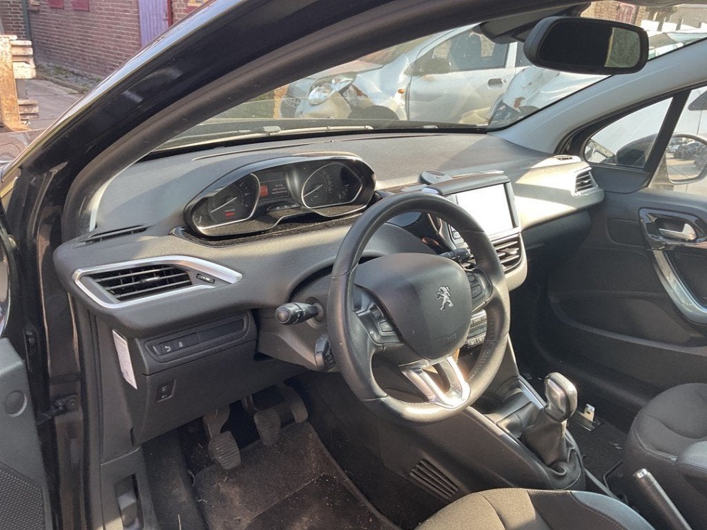 AIRBAG SET + DASHBOARD Peugeot 208 I (CA / CC / CK / CL), Kontakt-peugeot@peugeot.com, Gebruikt, Peugeot Deutschland GmbH, Bahnhofsplatz
65423  Rüsselsheim, DE