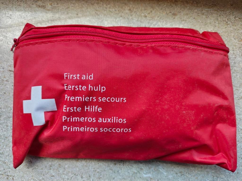 Kit de premier secours PEUGEOT, neuf, Enlèvement ou Envoi, Neuf, Peugeot