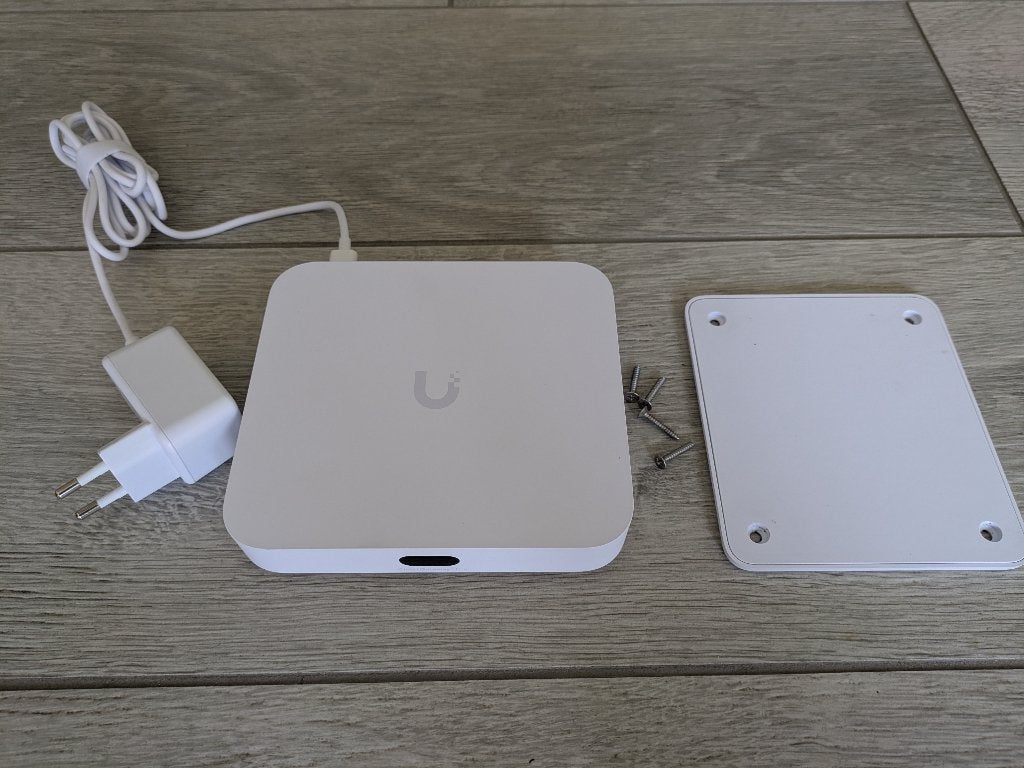 Unifi Cloud Gateway Ultra, Computers en Software, Netwerk switches, Ophalen of Verzenden, Zo goed als nieuw