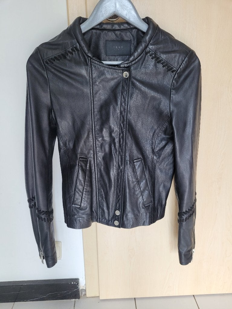 Veste cuir noire Ikks taille M, Vêtements | Femmes, Taille 38/40 (M), IKKS, Enlèvement, Porté