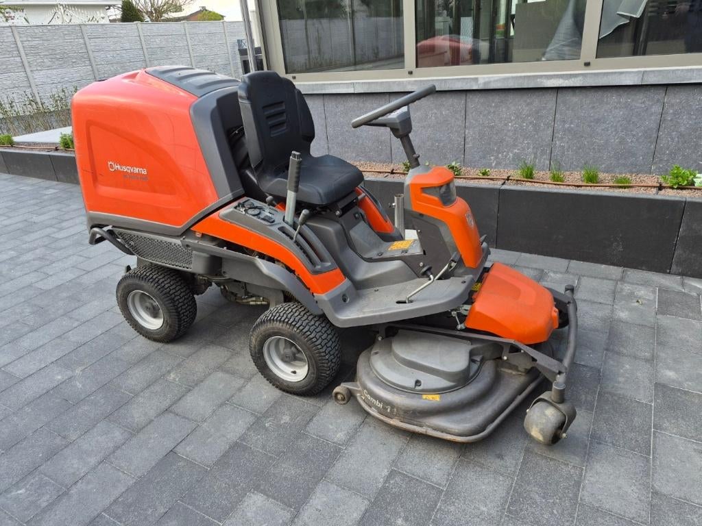 tondeuse à gazon Husqvarna RC 320Ts AWD, Comme neuf, Enlèvement, Fonction de mulching, 90 à 120 cm