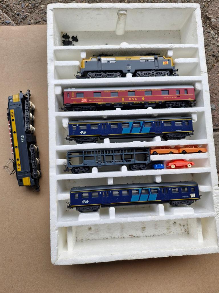 Complete set. Opruiming, Ophalen of Verzenden