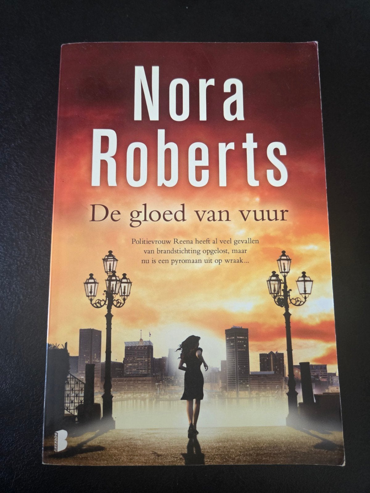 Nora Roberts - Gloed van vuur, Ophalen of Verzenden, Nora Roberts