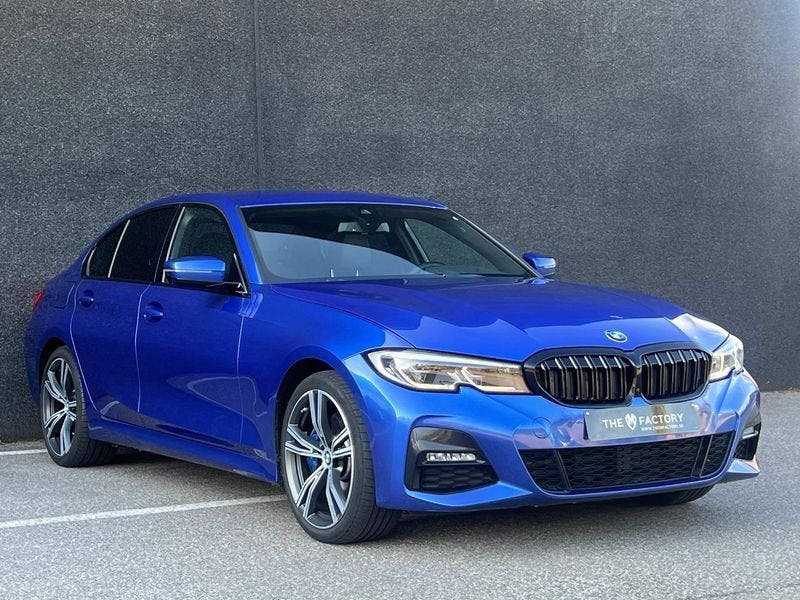 BMW Série 3, Autos, Achat, https://public.car-pass.be/vhr/f08ff83e-f201-435c-b888-e5eec11c7aca, Entreprise, Détection des panneaux routiers
