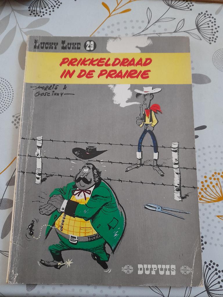 Lucky Luke nr 29 "Prikkeldraad in de prairie "eerste druk, Boeken, Ophalen of Verzenden, Gelezen