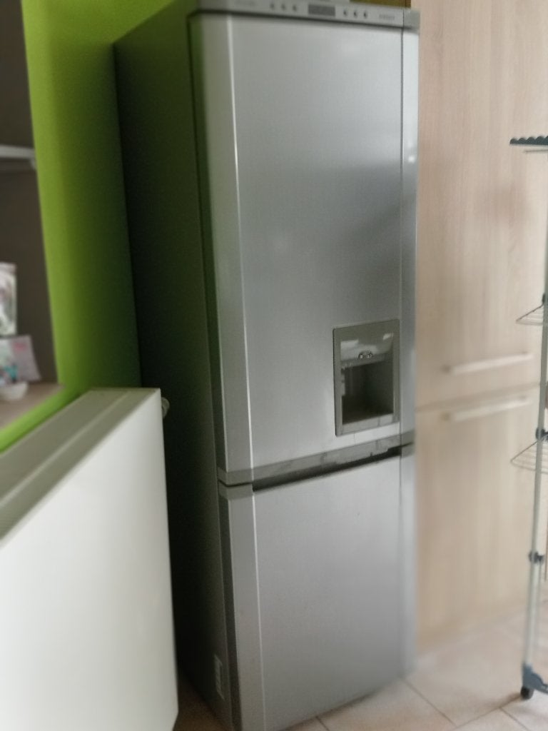 À donner frigo Samsung, 160 cm ou plus, Enlèvement, Ne fonctionne pas, 200 litres ou plus