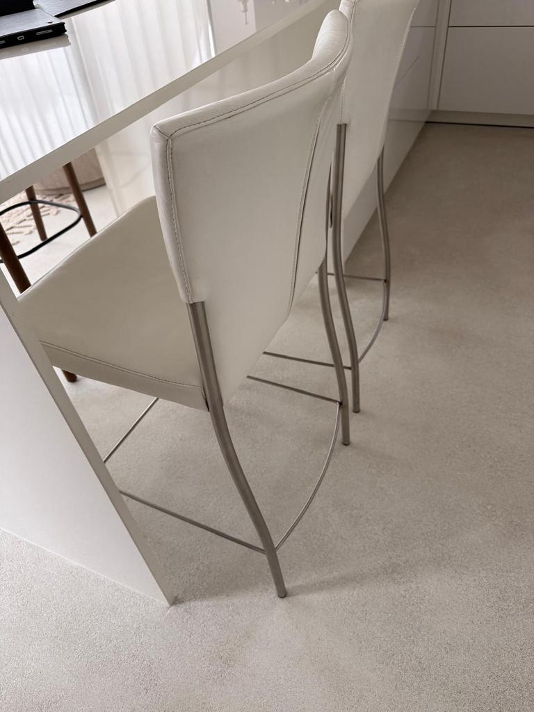 Hoge stoelen wit leder., Ophalen, Met voetsteun, 60 tot 90 cm, Leer