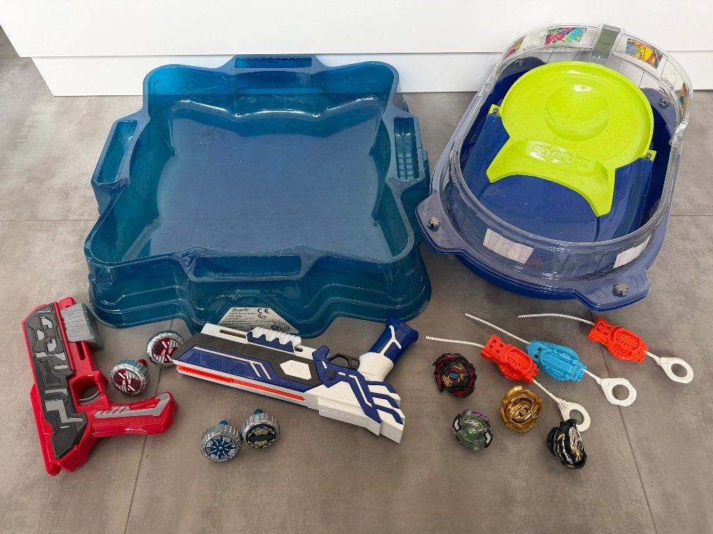 Set Beyblade + Spinner M.A.D., Enlèvement ou Envoi, Utilisé
