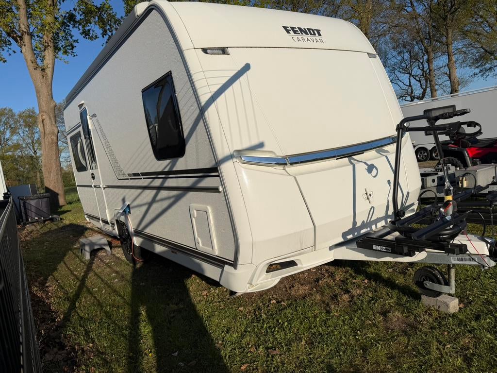 Fendt Apero 495, Caravans en Kamperen, Rondzit, Frans bed, Bedrijf, Kachel
