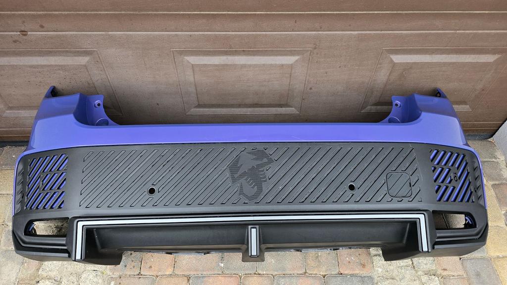 Achterbumper FIAT 600 600E ABARTH SPORT BUMPER ORIGINEEL 24-, Arrière, -, Origine de la pièce connue, Utilisé