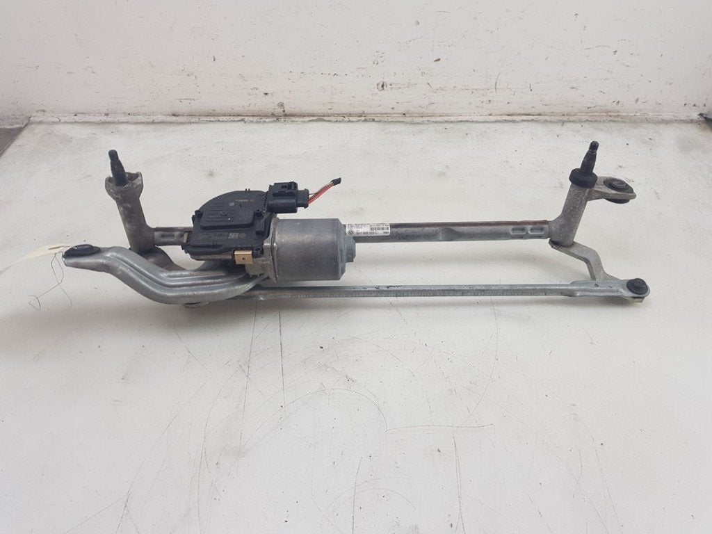 RUITENWISSER MECH + MOTOR Volkswagen Golf VIII (CD1), Robert Bosch AG, Gebruikt, Volkswagen, Robert-Bosch-Allee 1
74232  Abstatt, DE