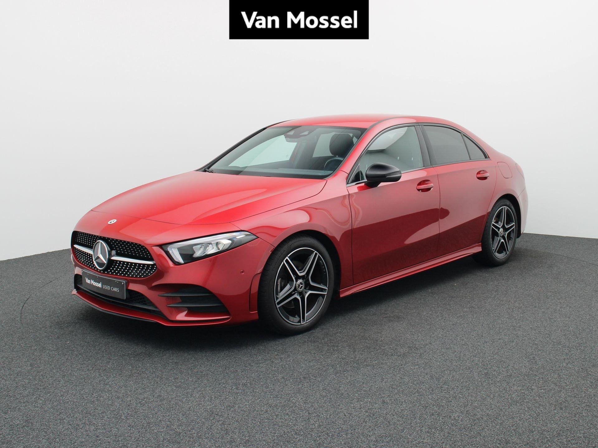Mercedes-Benz A 180 AMG Line Sedan + NIGHTPAKKET + LED + CAM, Auto's, Stof, Gebruikt, 4 cilinders, 136 pk