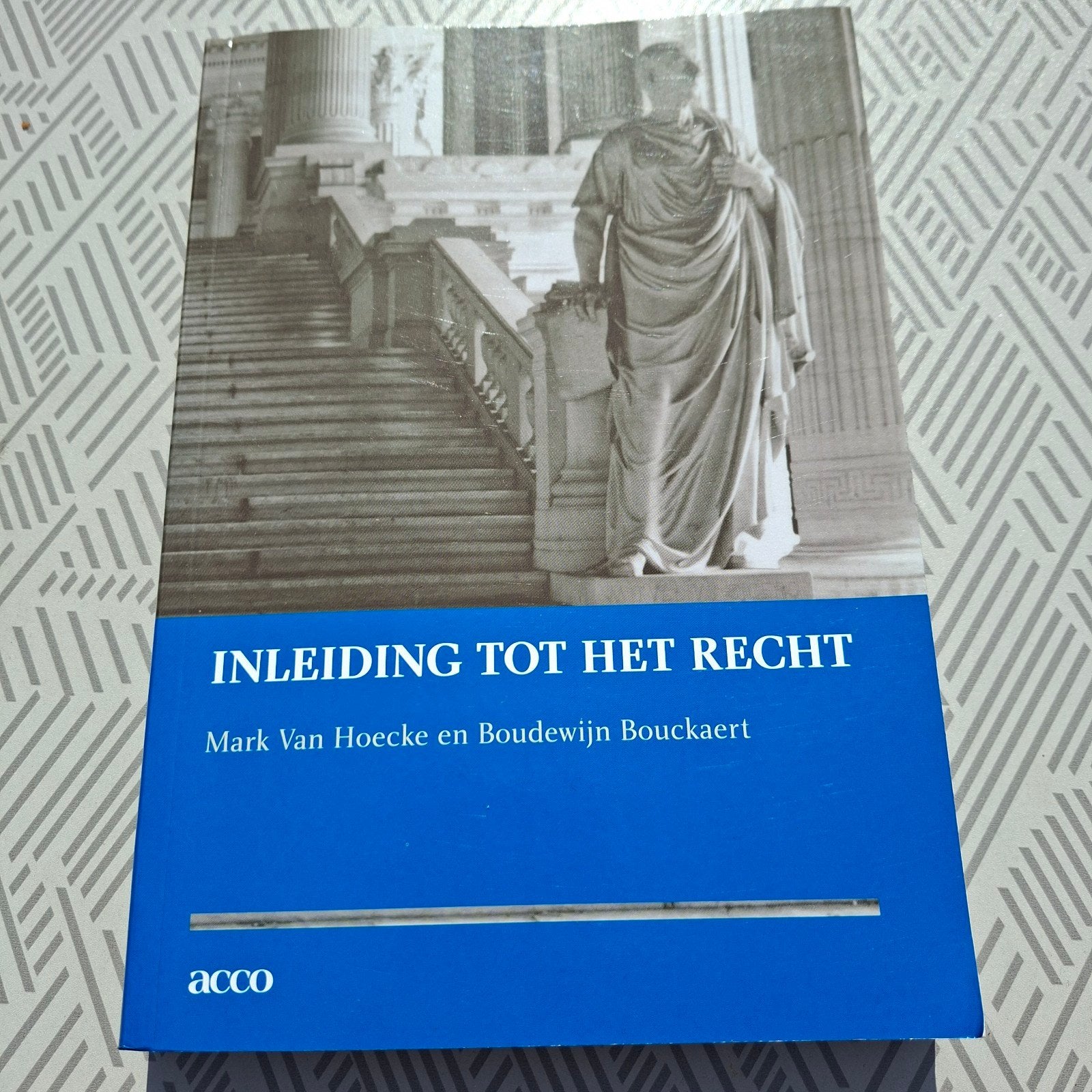 B. Bouckaert - Inleiding tot het recht, Boeken, Ophalen of Verzenden, Zo goed als nieuw, B. Bouckaert; M. Hoecke, Geesteswetenschap