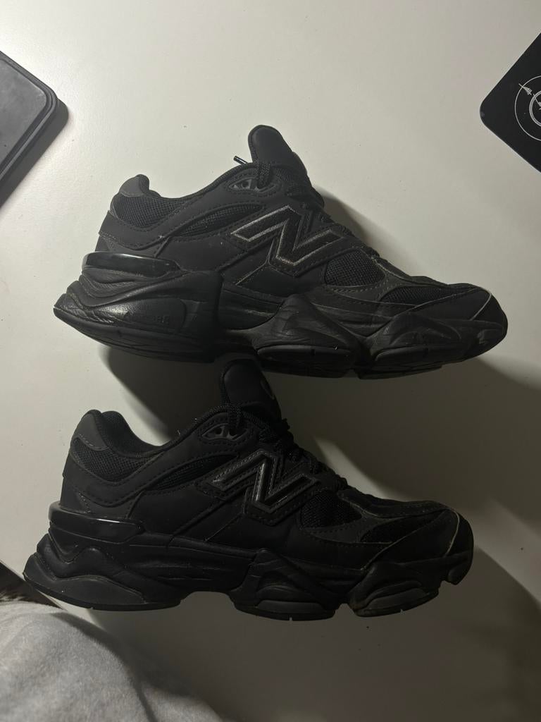 New Balance 9060, Enlèvement ou Envoi, Comme neuf, Baskets, Noir