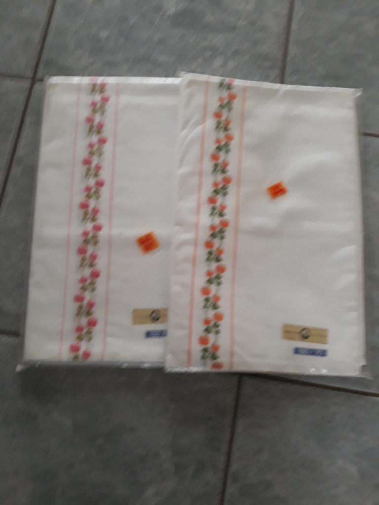 tafeldoek tafelkleed 150x70 nieuw, Huis en Inrichting, Tafelkleden, Ophalen of Verzenden